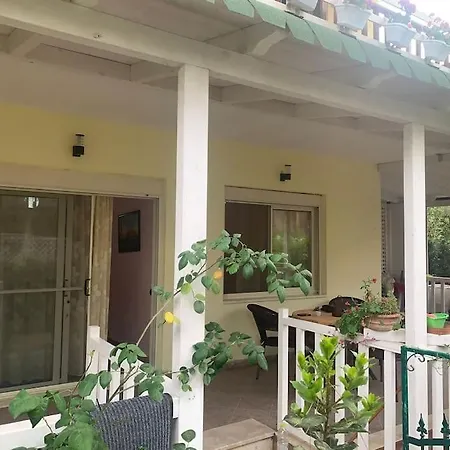 Beautiful At Lura 1, Gjiri Lalzit 別荘 *