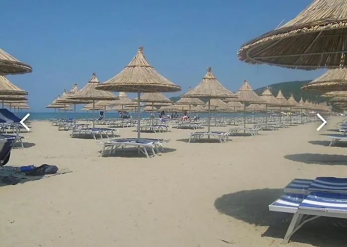 بيت للعطل Beautiful At Lura 1, Gjiri Lalzit دراس